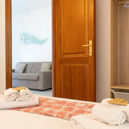 Relax La Caletta, Comodo A Pochi Passi Dalla Apartment La Caletta